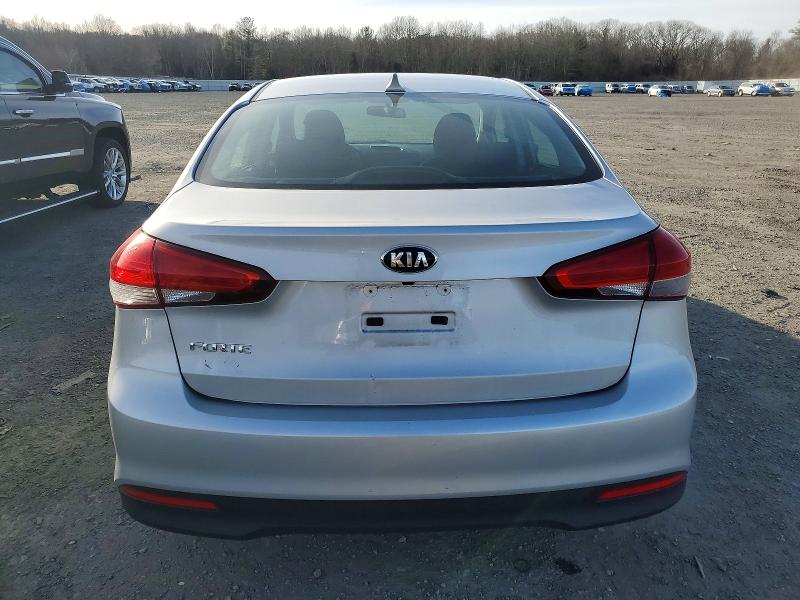 Photo 6 from auction – 2017 KIA FORTE LX with VIN 3KPFL4A73HE147114