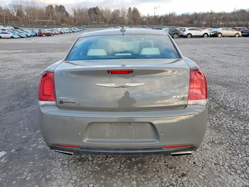 Photo 6 from auction – 2018 CHRYSLER 300 S with VIN 2C3CCAGG8JH137928