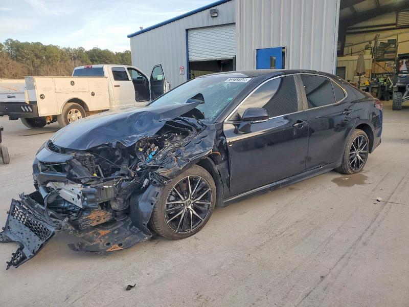 TOYOTA CAMRY SE 2022 with VIN 4T1G11AK4NU652018 - Photo from auction