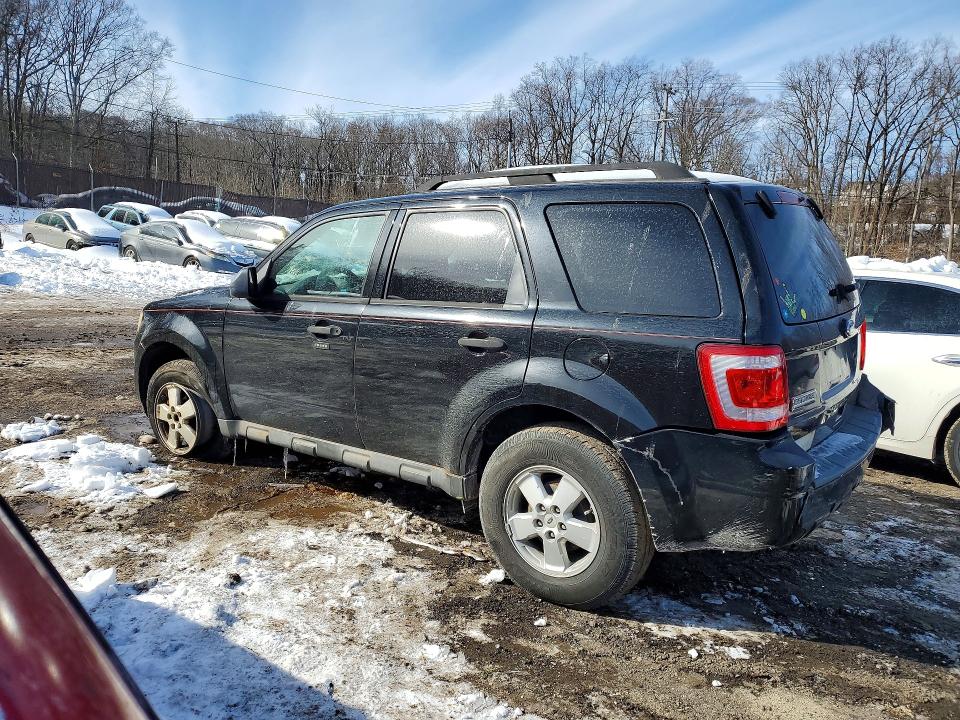 Photo 2 from auction – 2010 FORD ESCAPE XLT with VIN 1FMCU0D79AKB51462