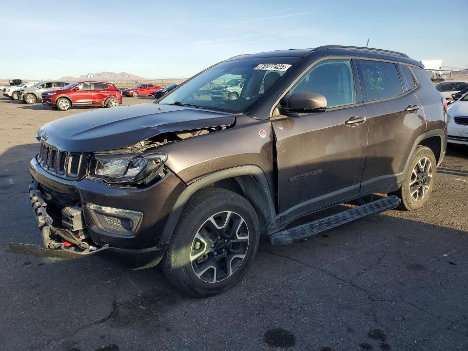 JEEP COMPASS 2019 with VIN 3C4NJDDB1KT775936 - Photo from auction