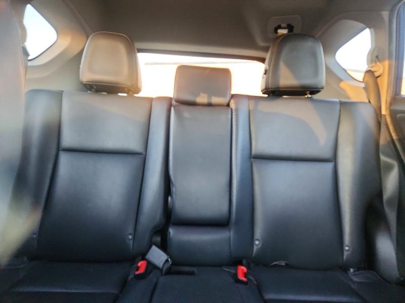 Photo 10 from auction – 2015 TOYOTA RAV4 LIMIT with VIN 2T3YFREV9FW166290