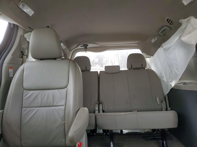 Photo 10 from auction – 2016 TOYOTA SIENNA with VIN 5TDYK3DC3GS726073