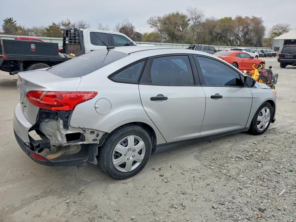 Photo 3 from auction – 2017 FORD FOCUS S with VIN 1FADP3E27HL295493