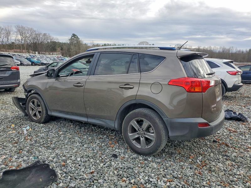 Photo 2 from auction – 2015 TOYOTA RAV4 XLE with VIN JTMWFREVXFD057809