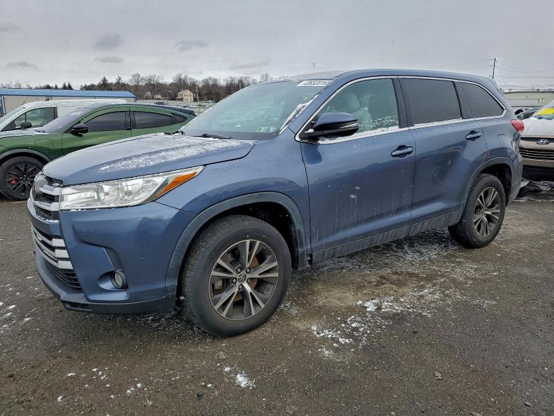 TOYOTA HIGHLANDER 2019 with VIN 5TDBZRFH7KS728172 - Photo from auction