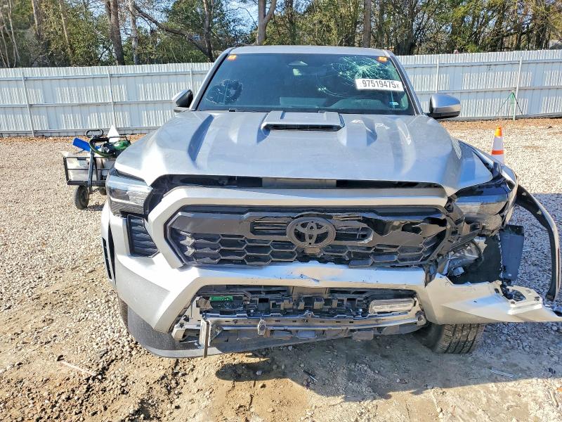Photo 5 from auction – 2024 TOYOTA TACOMA with VIN 3TMLB5JN6RM019404