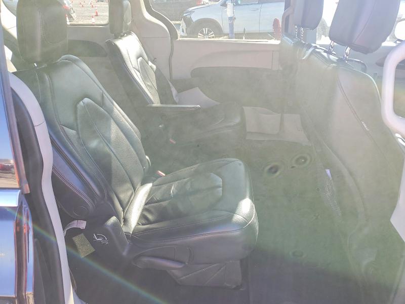 Photo 11 from auction – 2018 CHRYSLER PACIFICA T with VIN 2C4RC1BG1JR124137