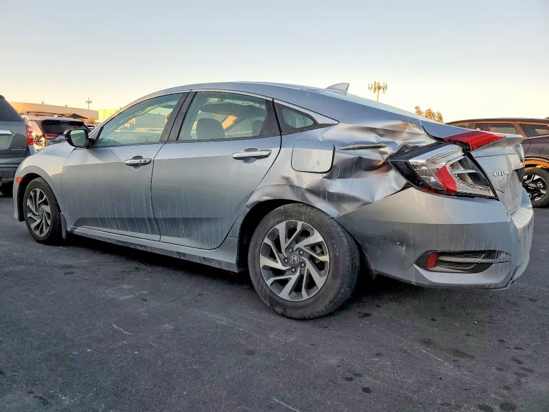 Photo 2 from auction – 2018 HONDA CIVIC EX with VIN 2HGFC2F75JH563027