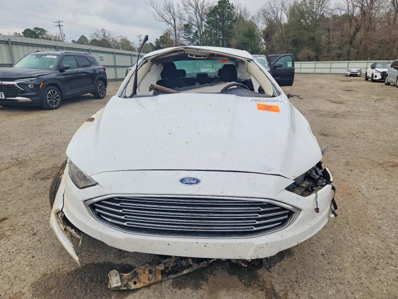 Photo 5 from auction – 2018 FORD FUSION with VIN 3FA6P0LU8JR140891