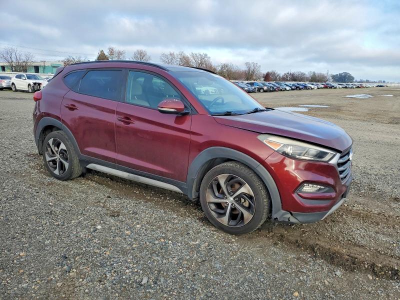 Photo 4 from auction – 2017 HYUNDAI TUCSON with VIN KM8J33A22HU562866