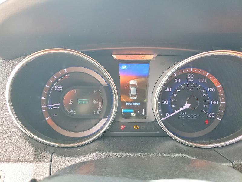 Photo 9 from auction – 2013 HYUNDAI SONATA with VIN KMHEC4A41DA080040