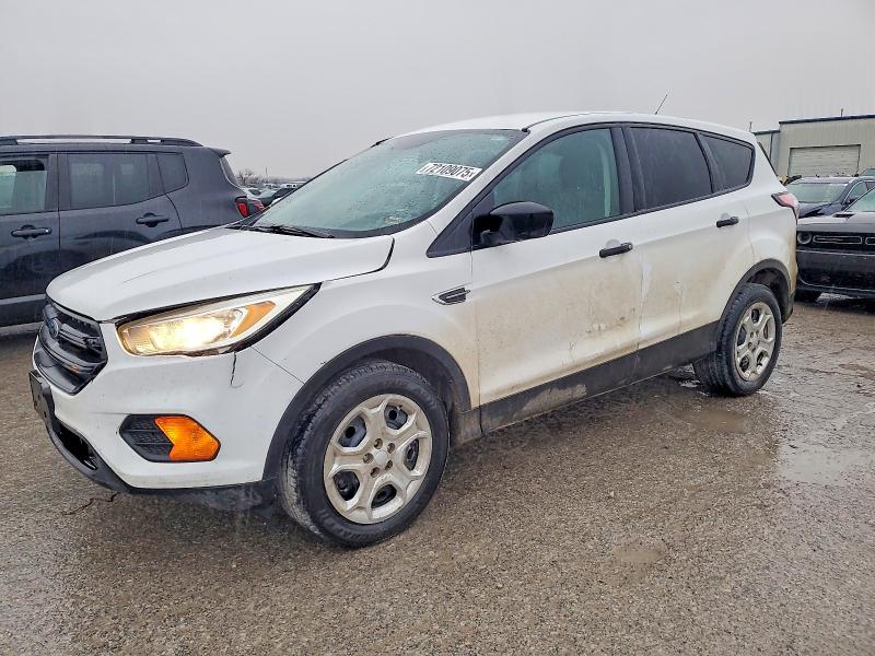 FORD ESCAPE S 2017 مع رقم تعريف المركبة 1FMCU0F75HUD94889 - صورة من المزاد