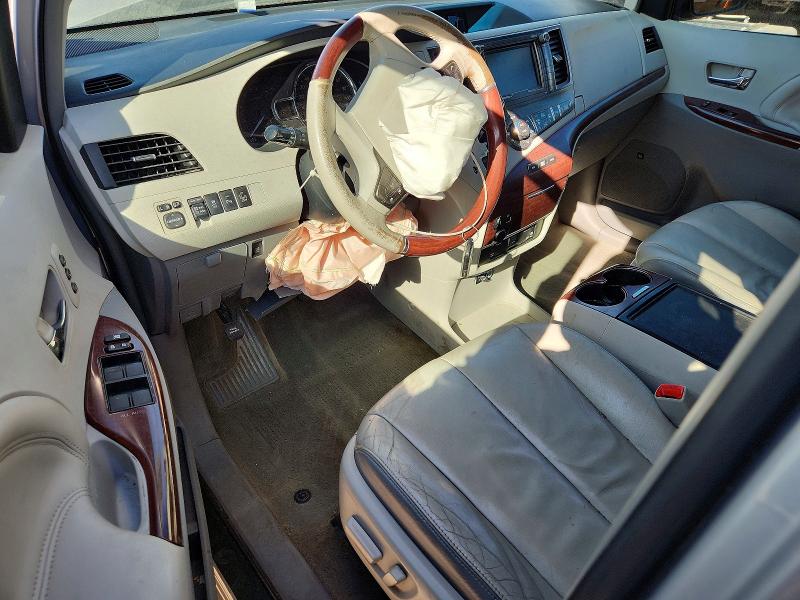Photo 8 from auction – 2013 TOYOTA SIENNA XLE with VIN 5TDYK3DC3DS341706