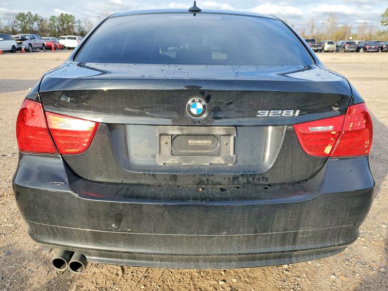Photo 6 from auction – 2011 BMW 328 I SULE with VIN WBAPH5C50BA445702