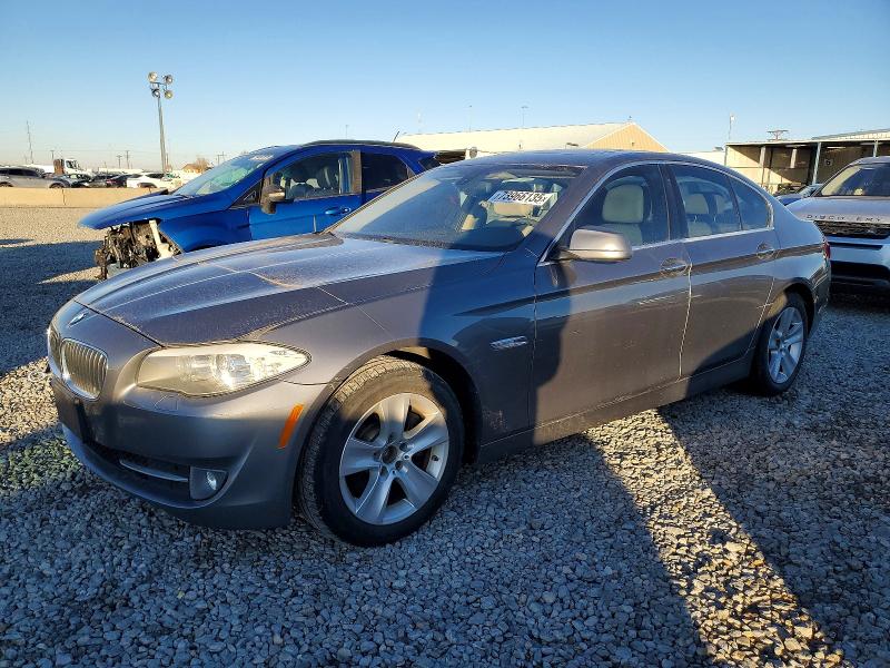 BMW 528 XI 2013 with VIN WBAXH5C58DDW15838 - Photo from auction