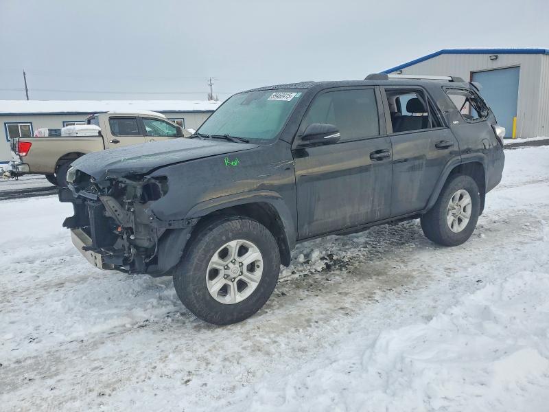 TOYOTA 4RUNNER SR 2020 with VIN JTEBU5JR2L5807226 - Photo from auction