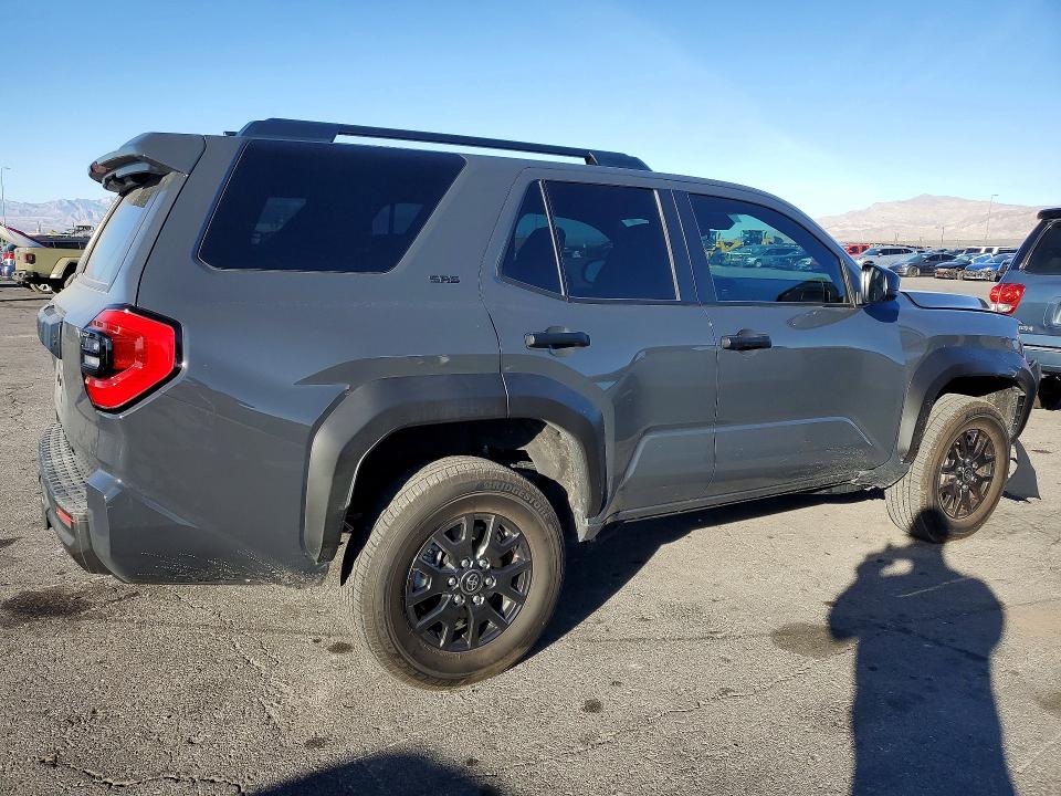 Foto 3 de la subasta – 2025 TOYOTA 4RUNNER SR con VIN JTEVA5BR7S5059950