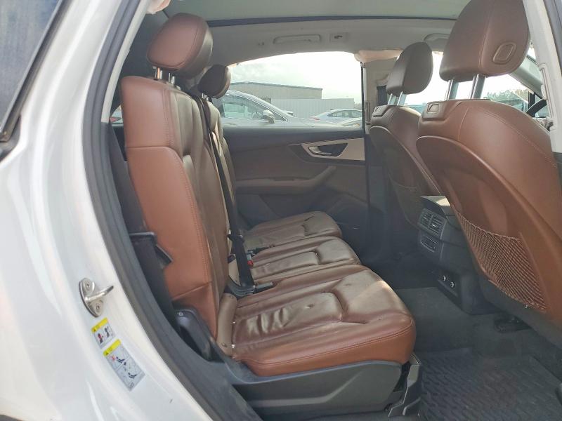 Photo 11 from auction – 2019 AUDI Q7 PREMIUM with VIN WA1LHAF7XKD042374