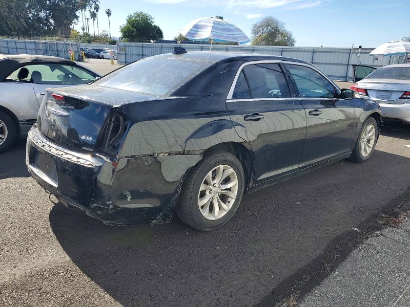 Photo 3 from auction – 2015 CHRYSLER 300 LIMITE with VIN 2C3CCAAG8FH837982