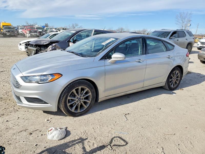 FORD FUSION SE 2017 with VIN 3FA6P0H7XHR199969 - Photo from auction