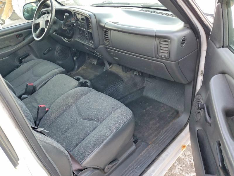 Photo 8 from auction – 2005 CHEVROLET SILVERADO with VIN 1GCEC14X95Z184528