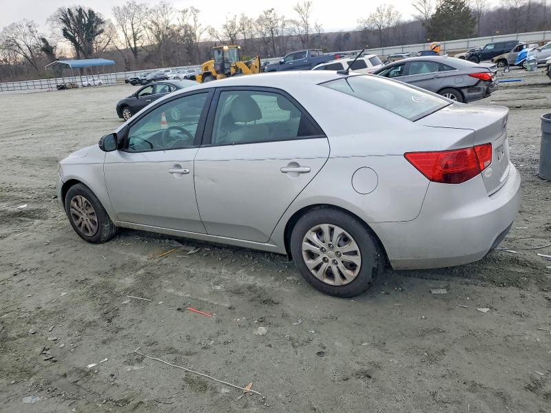 Photo 2 from auction – 2011 KIA FORTE with VIN KNAFU4A29B5373708