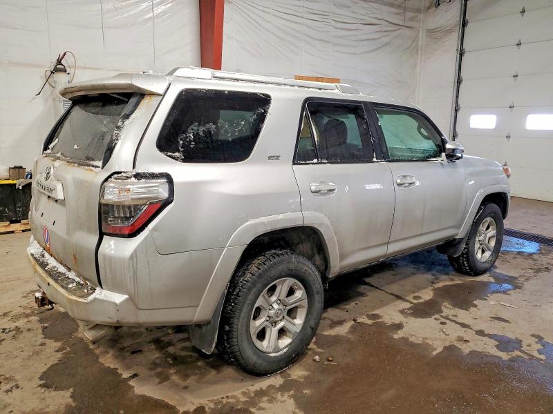 Zdjęcie 3 z aukcji – 2014 TOYOTA 4RUNNER SR z VIN JTEBU5JR7E5199576