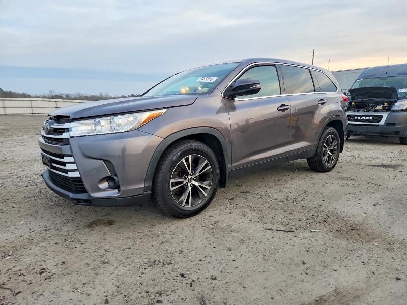 Photo 1 from auction – 2019 TOYOTA HIGHLANDER with VIN 5TDBZRFHXKS962371