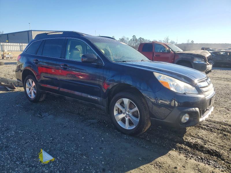 Photo 4 from auction – 2014 SUBARU OUTBACK 3. with VIN 4S4BRDMC6E2212192
