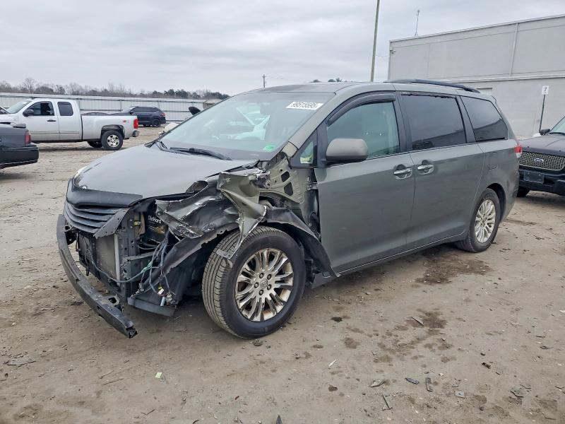 Photo 1 from auction – 2011 TOYOTA SIENNA XLE with VIN 5TDYK3DC4BS087257
