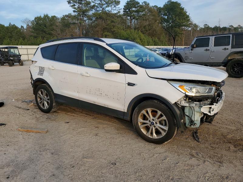 Photo 4 from auction – 2017 FORD ESCAPE SE with VIN 1FMCU0GD9HUC72007