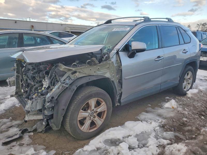 Photo 1 from auction – 2020 TOYOTA RAV4 XLE with VIN 2T3P1RFV6LC086371