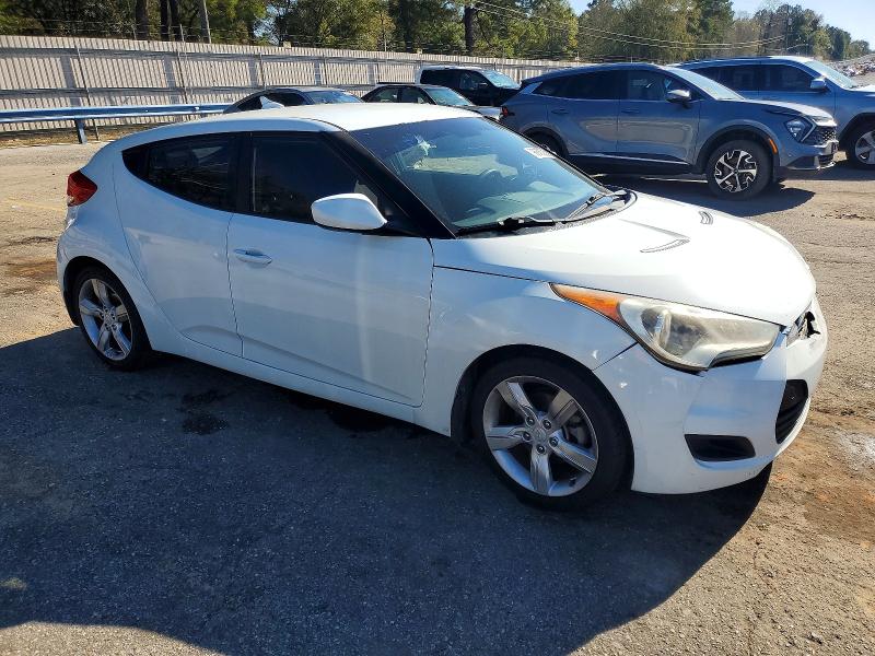 Photo 4 from auction – 2015 HYUNDAI VELOSTER with VIN KMHTC6ADXFU243580