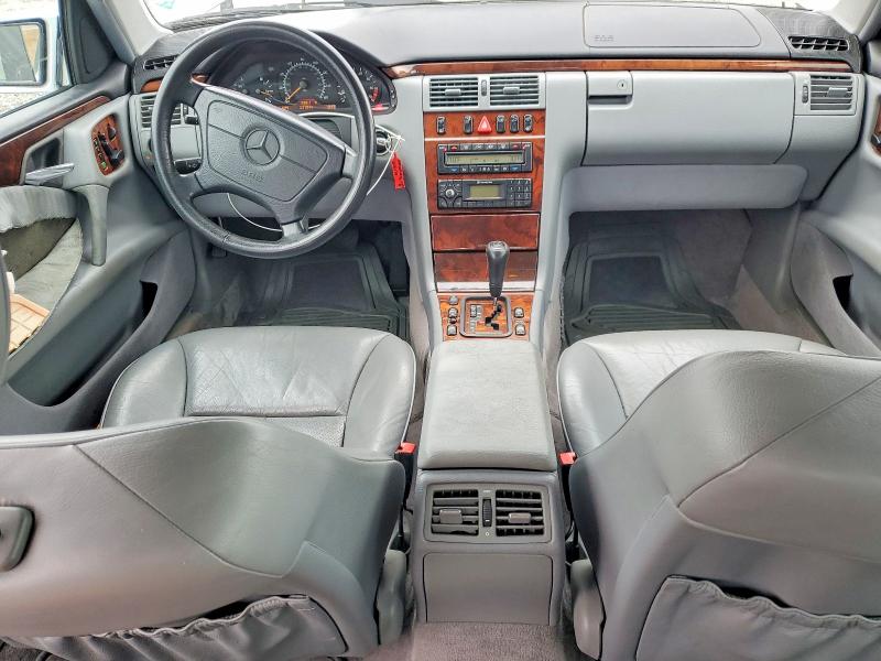 Photo 8 from auction – 1999 MERCEDES-BENZ E 320 with VIN WDBJF65H4XA762819