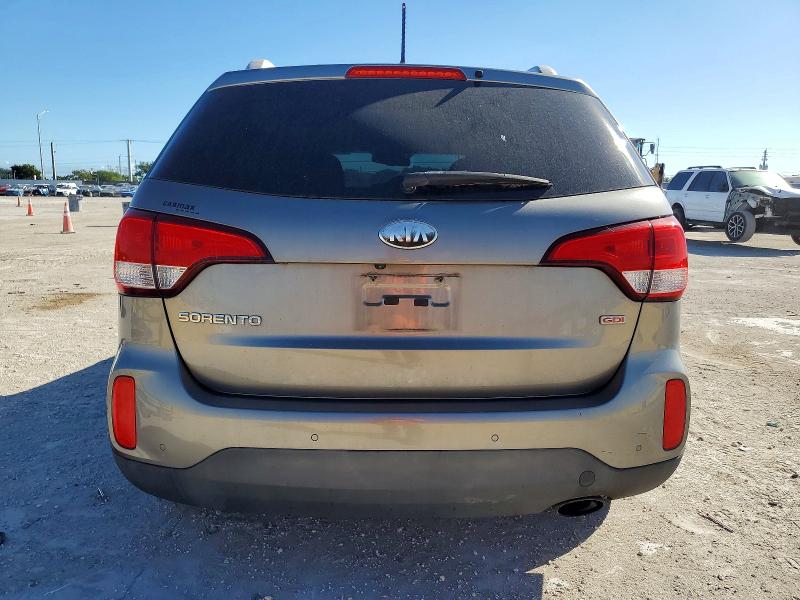 Photo 6 from auction – 2014 KIA SORENTO LX with VIN 5XYKTCA60EG523153