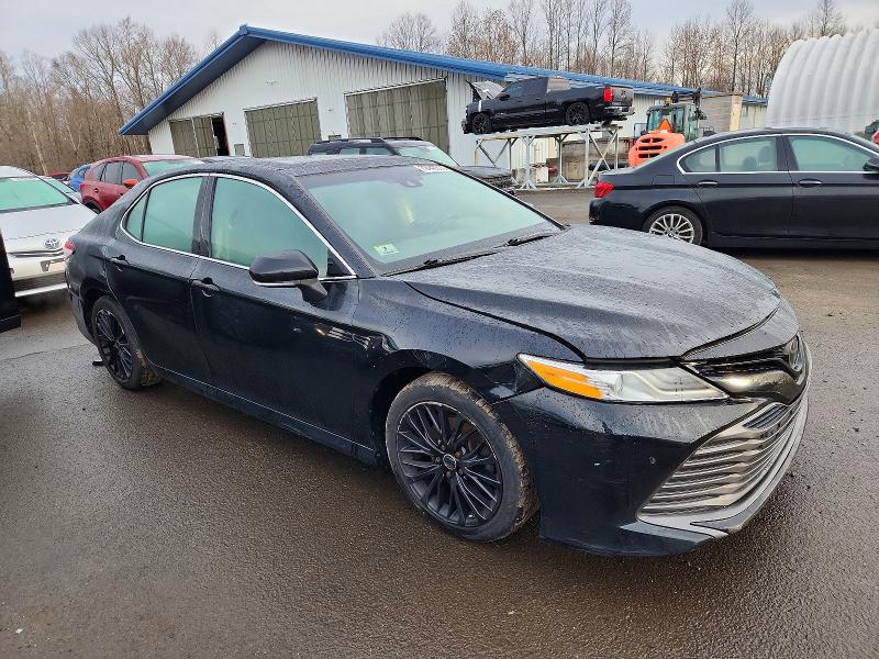 Photo 4 from auction – 2018 TOYOTA CAMRY L with VIN 4T1B11HKXJU106950