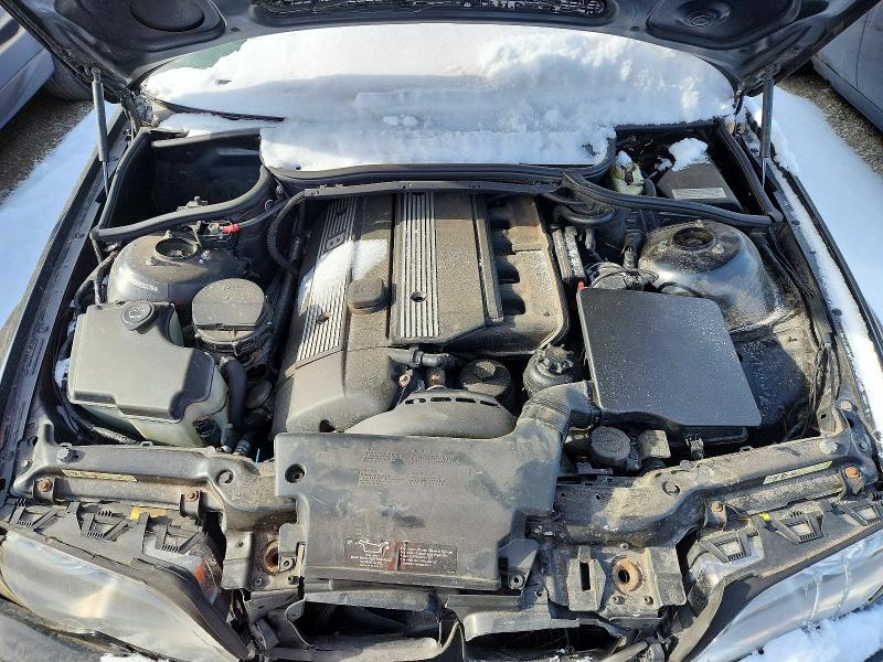 Photo 11 from auction – 2003 BMW 330 I with VIN WBAEV53463KM26476