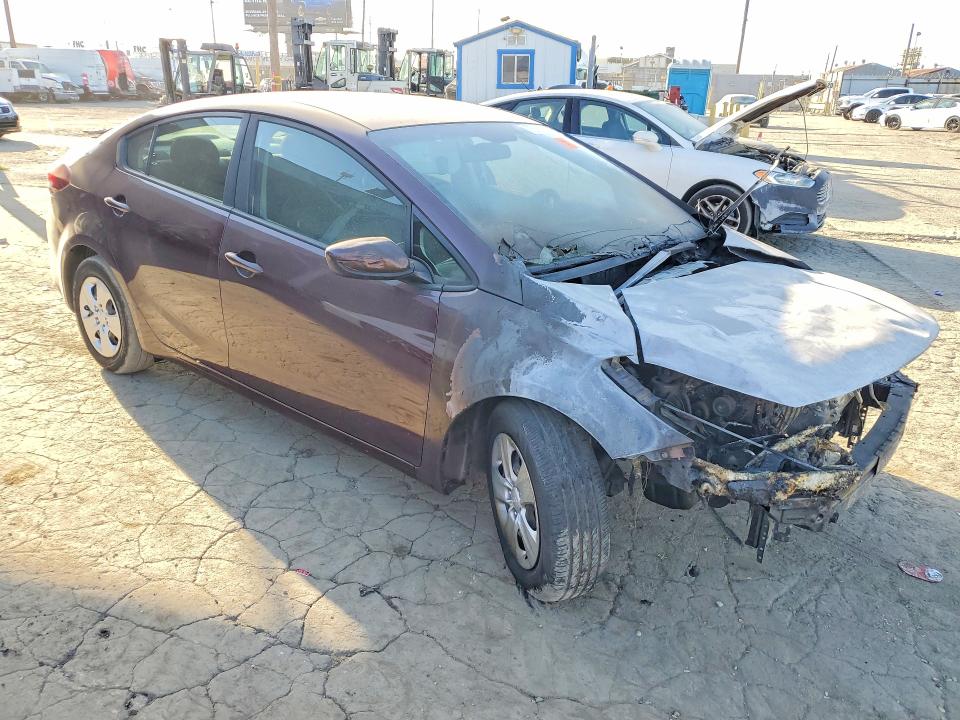 Photo 4 from auction – 2017 KIA FORTE with VIN 3KPFK4A75HE095651