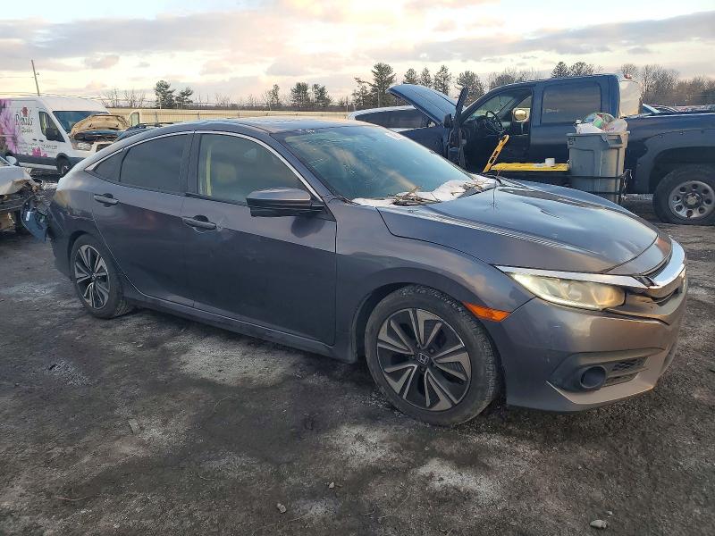 Photo 4 from auction – 2016 HONDA CIVIC EXL with VIN 2HGFC1F71GH656954