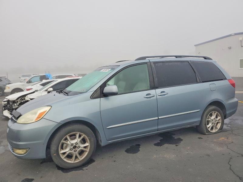 TOYOTA SIENNA XLE 2004 with VIN 5TDBA22C64S009457 - Photo from auction