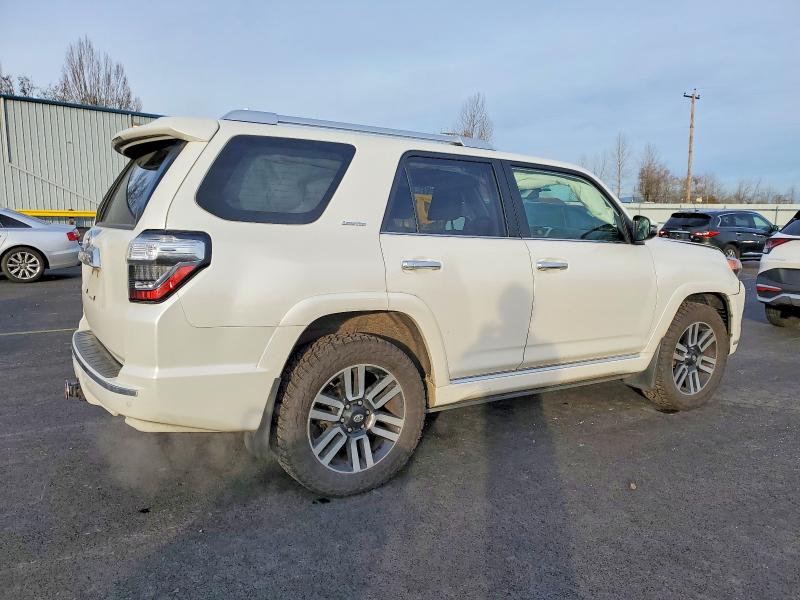 Photo 3 from auction – 2018 TOYOTA 4RUNNER SR with VIN JTEBU5JR2J5543972