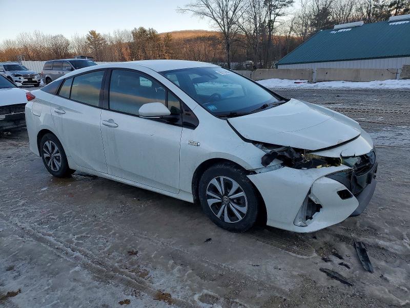 Photo 4 from auction – 2017 TOYOTA PRIUS PRIM with VIN JTDKARFP4H3031647