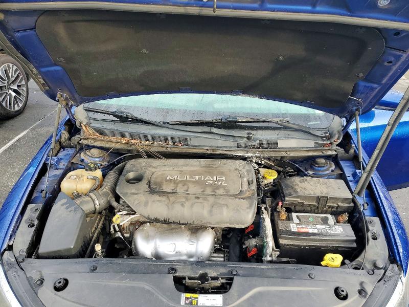Photo 11 from auction – 2015 CHRYSLER 200 LIMITE with VIN 1C3CCCAB6FN621457