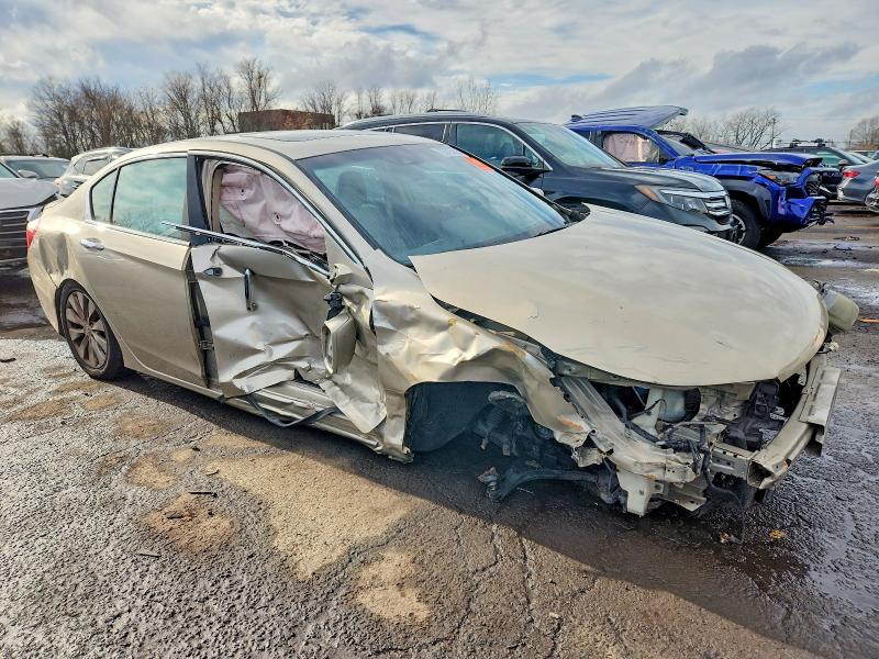 Photo 4 from auction – 2014 HONDA ACCORD with VIN 1HGCR2F86EA053333