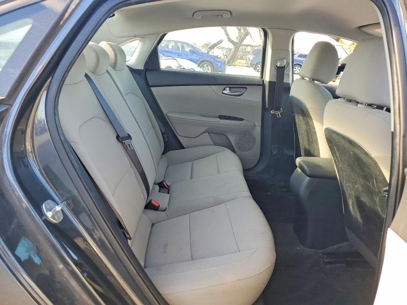 Photo 10 from auction – 2019 KIA FORTE FE with VIN 3KPF24AD4KE007508