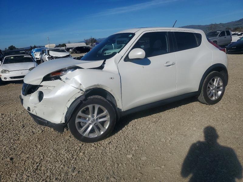 NISSAN JUKE S 2014 with VIN JN8AF5MRXET453643 - Photo from auction