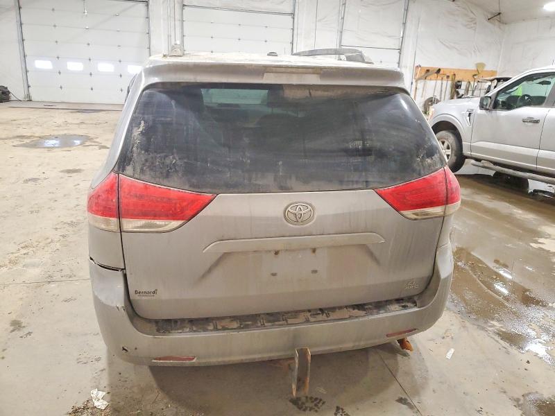 Photo 6 from auction – 2012 TOYOTA SIENNA LE with VIN 5TDJK3DC4CS047134