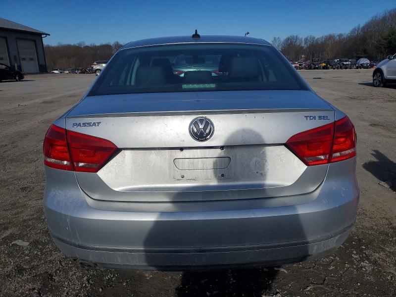 Photo 6 from auction – 2014 VOLKSWAGEN PASSAT SEL with VIN 1VWCN7A35EC037693