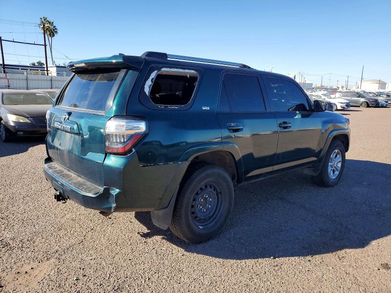 Photo 3 from auction – 2024 TOYOTA 4RUNNER SR with VIN JTEEU5JR0R5312416